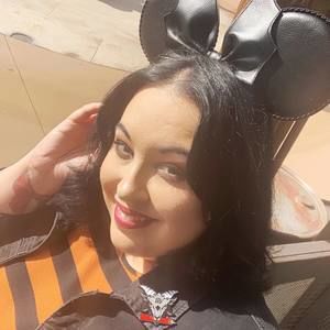 Meet your Posher, Danielle